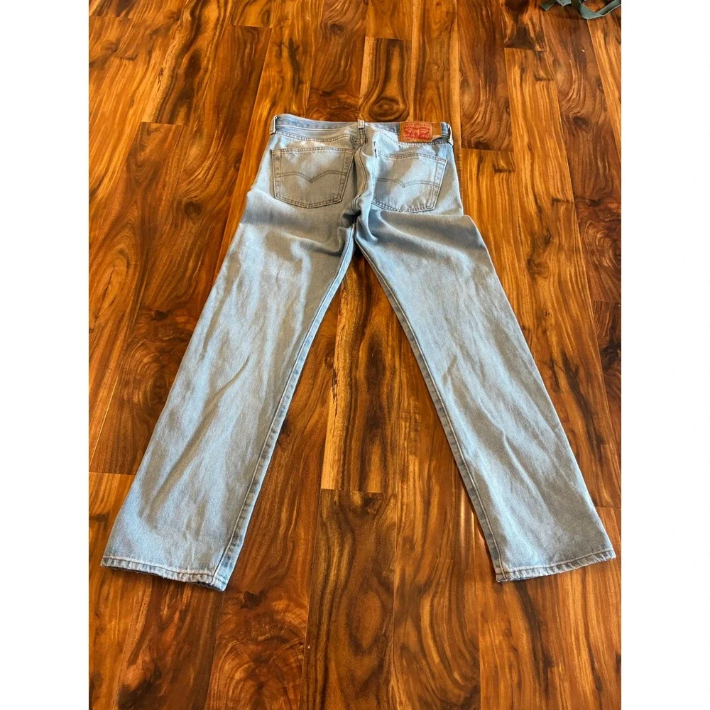 Levis 501 Original Fit Jeans Light Wash Blue Denim Straight Leg 31x32 Mens